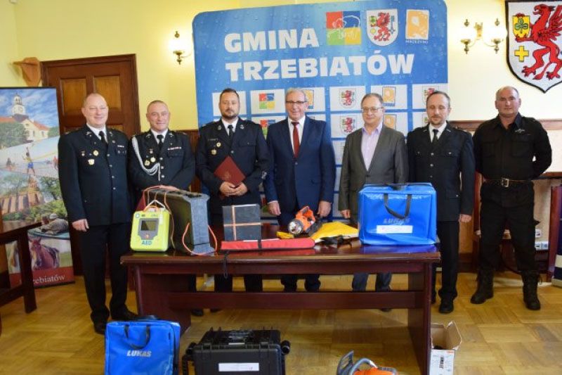 Jednostki OSP z gminy Trzebiatów otrzymały nowy sprzęt