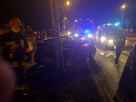 Wypadek na rondzie w Trzebiatowie, kierowca trafił do szpitala