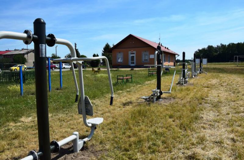 Mieszkańcy Mirosławic mogą już korzystać z siłowni zewnętrznej