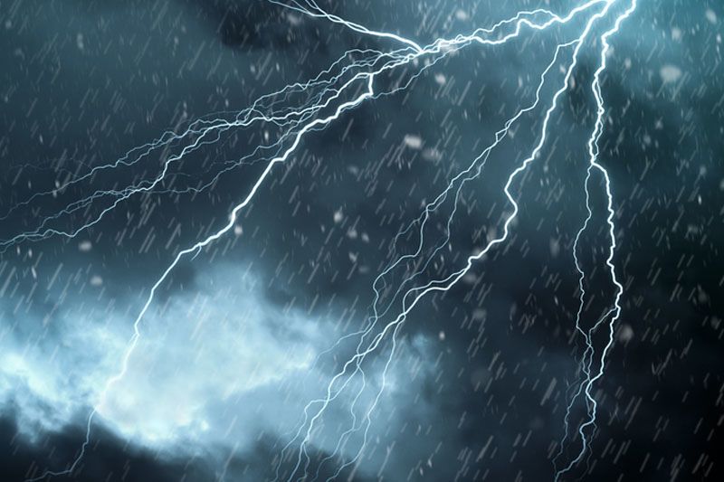 UWAGA: IMGW ostrzega przed silnym deszczem i burzami
