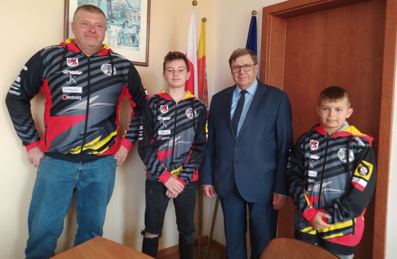 Spotkanie Burmistrza Gryfic z Enduro Motocross Gryfice - Mistrzami Pucharu Polski w Cross Country