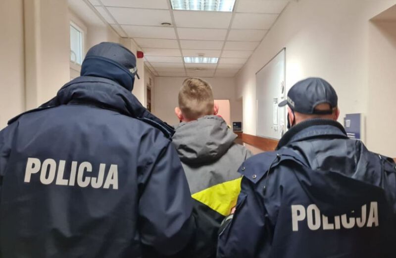 Policjanci zatrzymali na terenie powiatu gryfickiego 15 osób poszukiwanych
