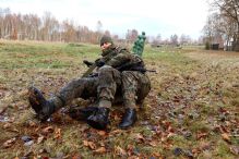 Rok Terytorialsów z Trzebiatowa: rzucają granatem, szkolą się w walce wręcz, strzelają z barwiącej i ostrej amunicji