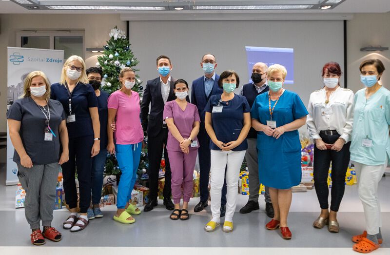 Nowe wyposażenie świetlic i kącików zabaw marszałkowskich szpitali
