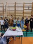 „Bądź wolny od uzależnień i zdrowy” - Bal Surówkowy  w Szkole Podstawowej im. Jana Pawła II w Trzygłowie